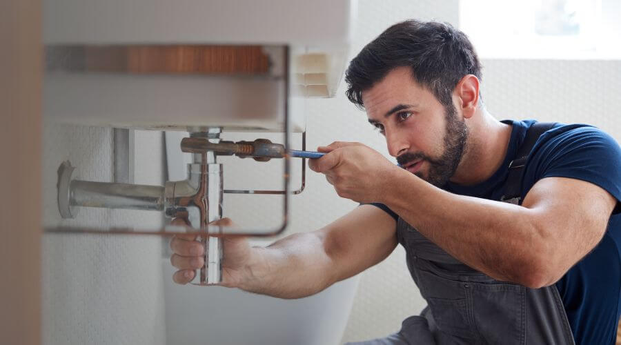 Sink faucet replacement in Santa Rosa, NM